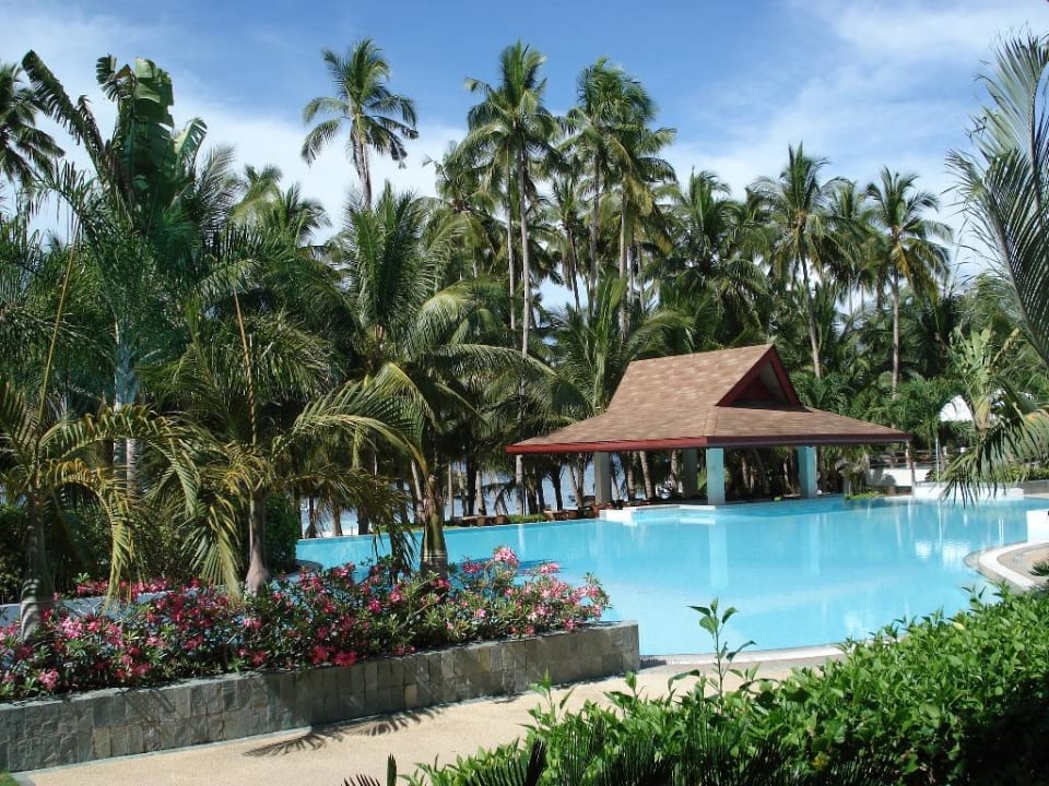 Pool mit Bar Henann Resort