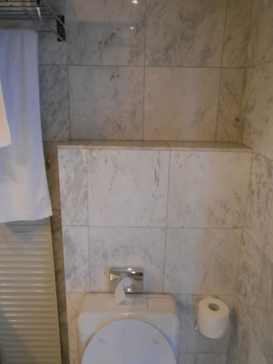 Bad 2 Holiday Inn Wien - City