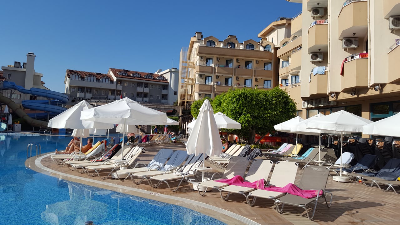 Pool Grand Seker Hotel