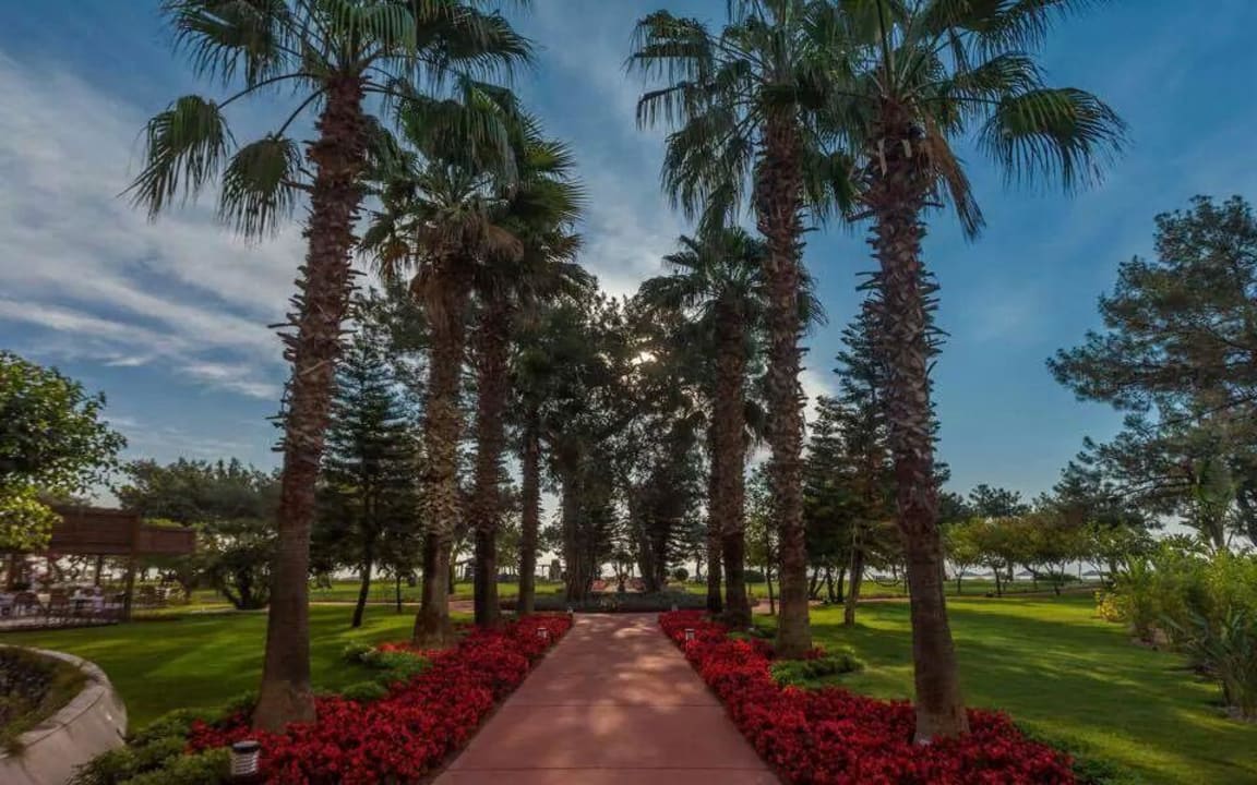 Weg zum hoteleigenen Strand. TUI MAGIC LIFE Beldibi +16