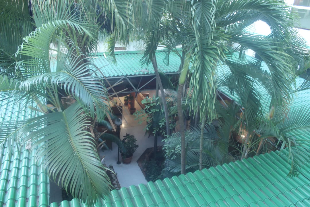 Blick in die teilweise offene Lobby Hotel Kohly