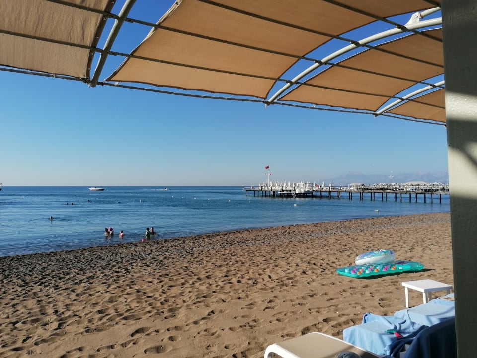 Strand Saturn Palace Resort Hotel