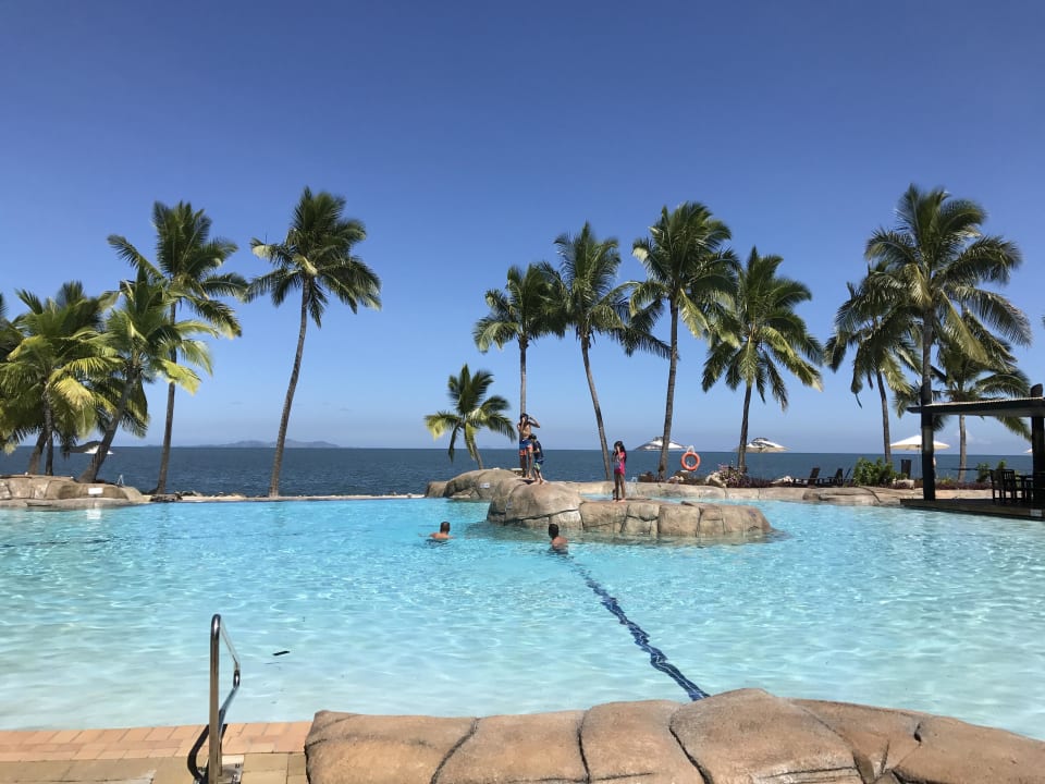 Pool DoubleTree Resort by Hilton Hotel Fiji - Sonaisali Island