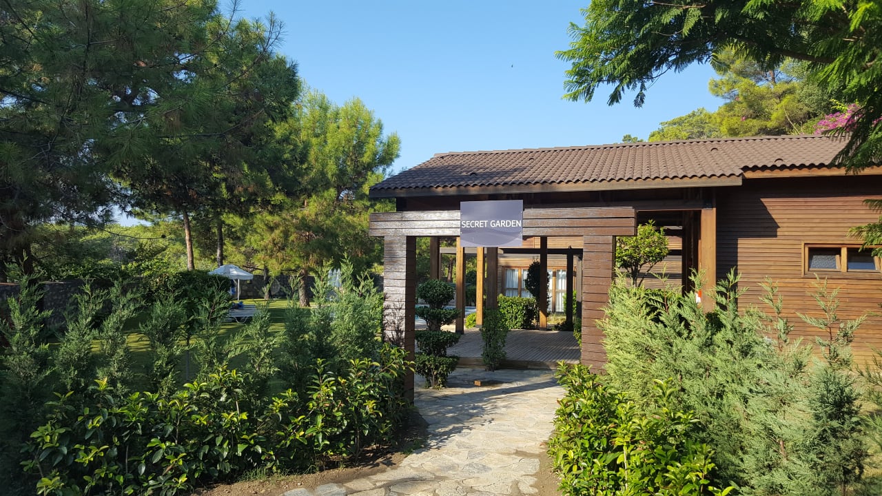 Gartenanlage TUI BLUE Seno - Adults Only