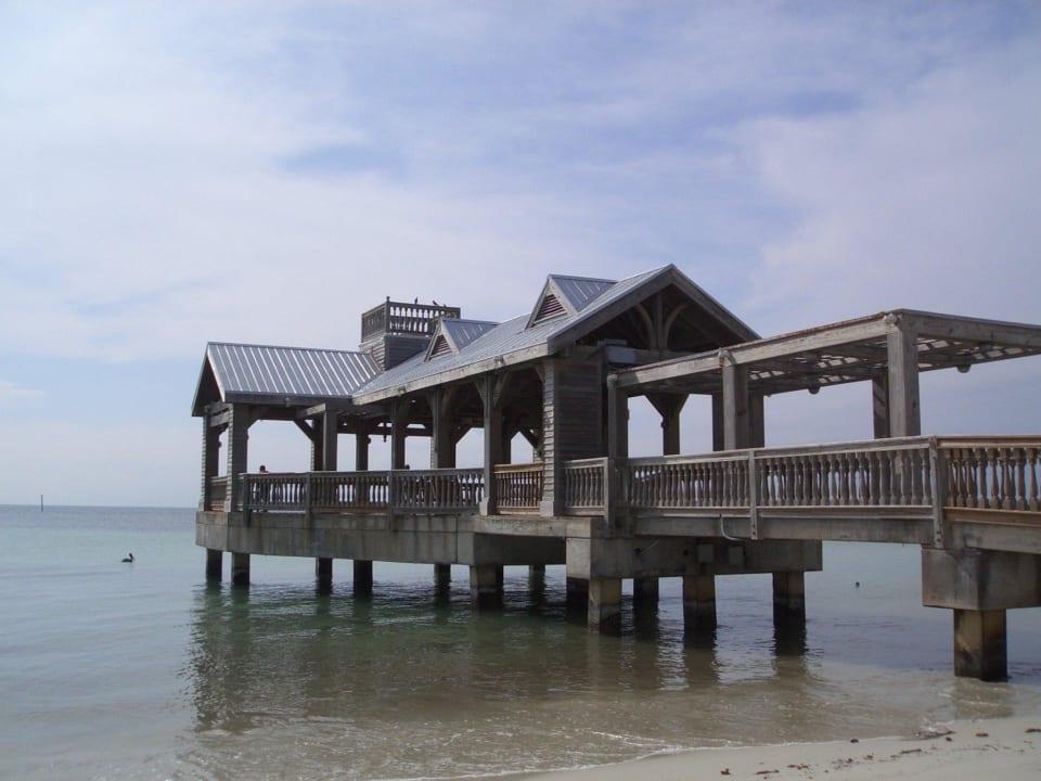 Holzsteg zum Träumen The Reach Key West, Curio Collection by Hilton