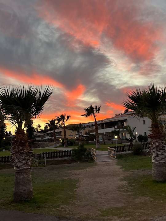 Gartenanlage Grand Blue Beach Hotel