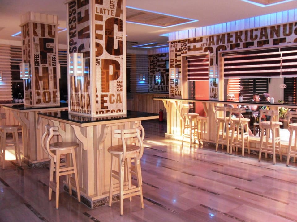 16 verschiedene Kaffee-Sorten (Cappu, Eiskaffee..) Pickalbatros Alf Leila Wa Leila Resort - Neverland Hurghada