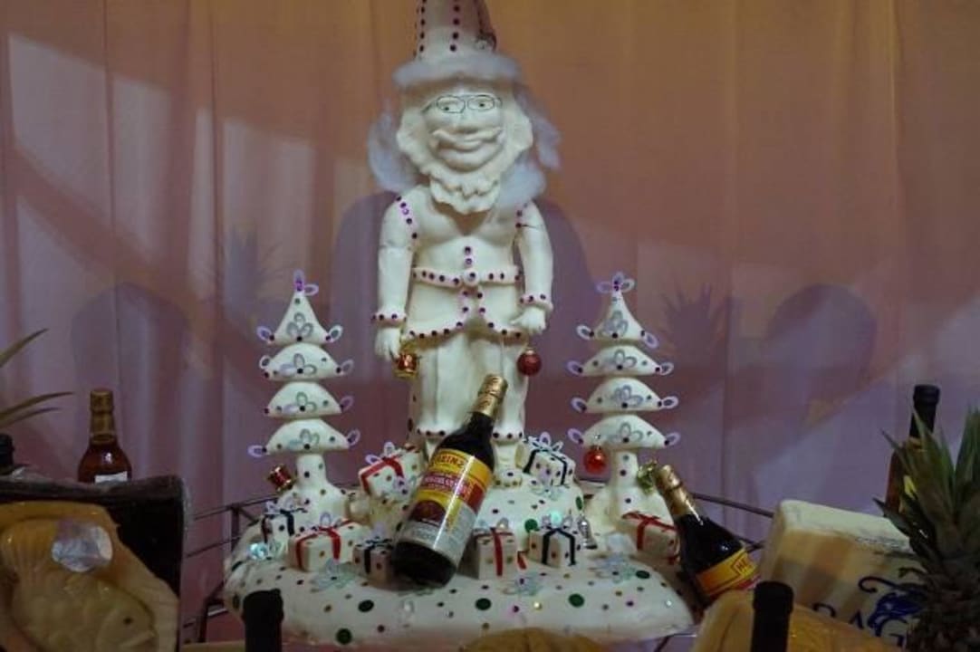 Buffet Aufbau mit Leckereien  Pickalbatros Alf Leila Wa Leila Resort - Neverland Hurghada