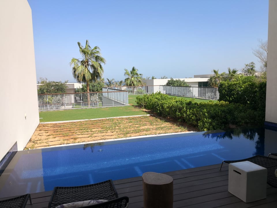 Pool Al Zorah Beach Resort