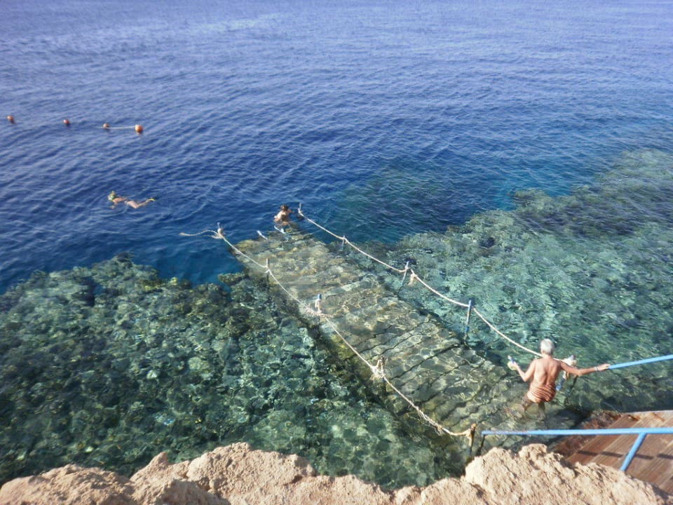 Holzsteg ins Meer für Taucher und Schnorchler Sharm Plaza