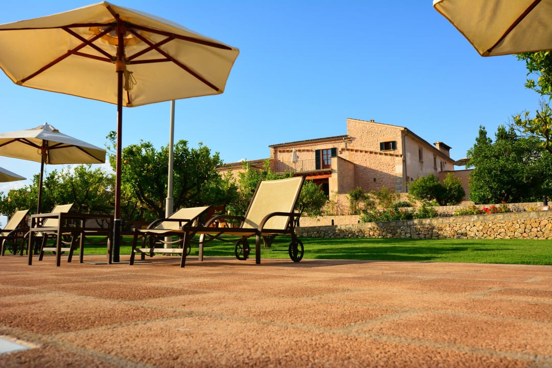 Liegen/Schirme am Pool Finca Son Roig