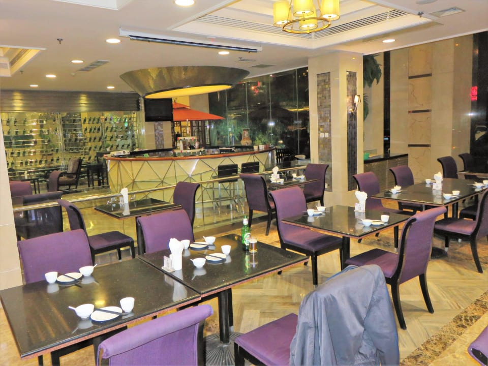 Coffeeshop und Frühstücksraum Hotel Grand Mercure Qingdao Airport by Accor