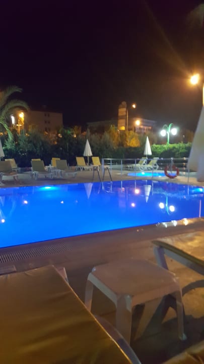 Pool Opia Hotel