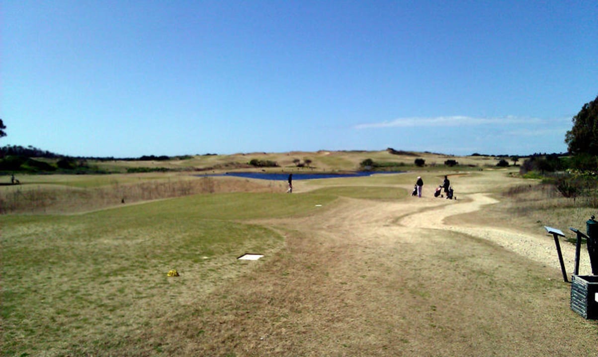 Loch 1 Linkskurs Donnafugata Golf Resort & Spa