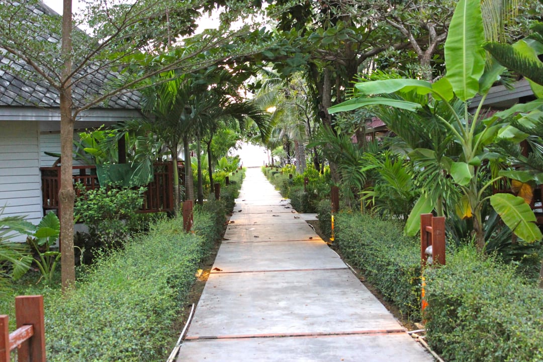Weg zum Meer Hotel Nakara Long Beach Resort