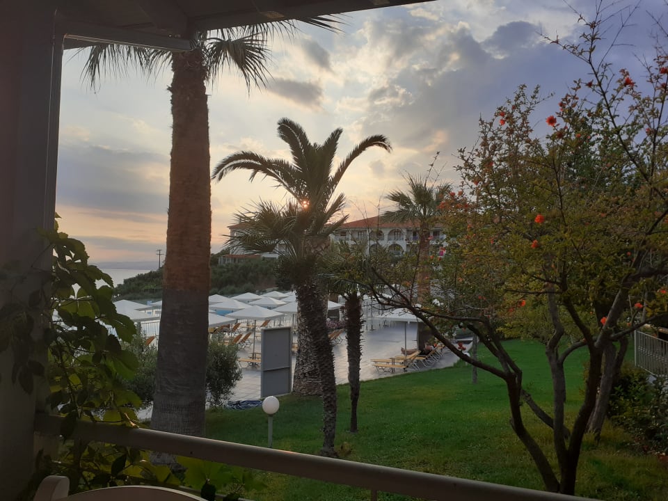 Gartenanlage Akrathos Beach Hotel