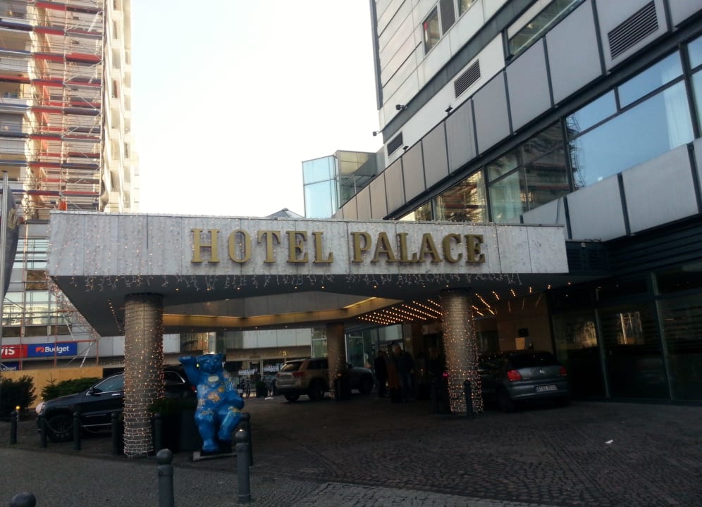 Einfahrt inkl. Valet-Parking-Service Hotel Palace Berlin