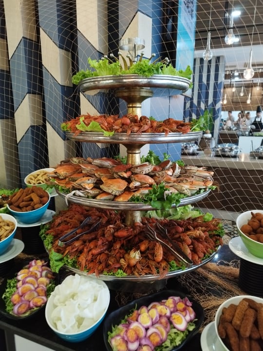 Gastro Saturn Palace Resort Hotel