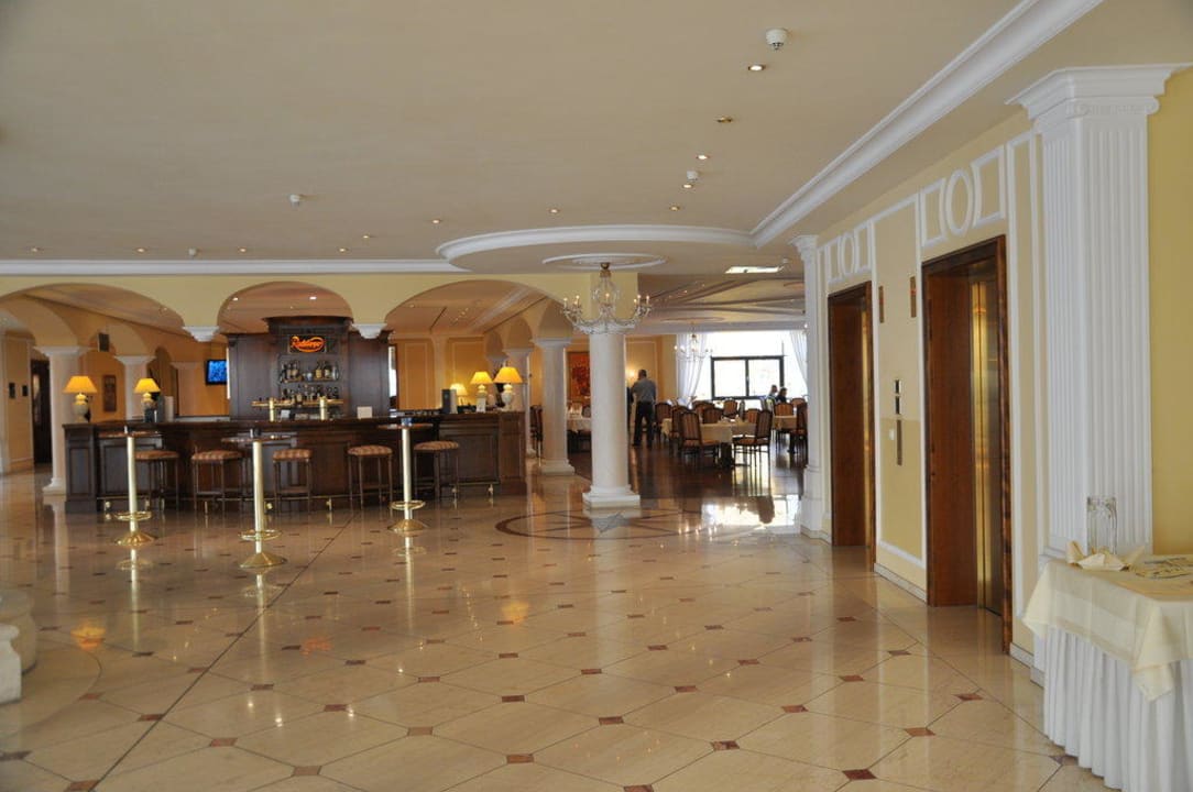 Lobby mit Bar Victor's Residenz-Hotel Erfurt