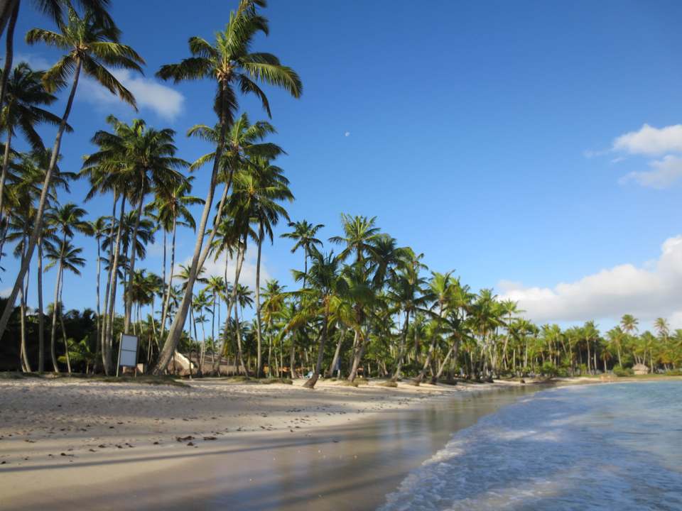 Sehr schöner Hotelstrand Wyndham Alltra Samana