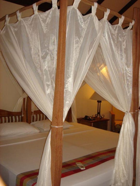 Bungi Superior Filitheyo Island Resort