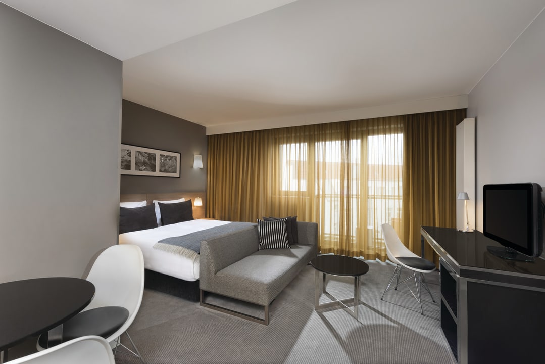 "Zimmer" Adina Apartment Hotel Hamburg Michel (Hamburg) • HolidayCheck