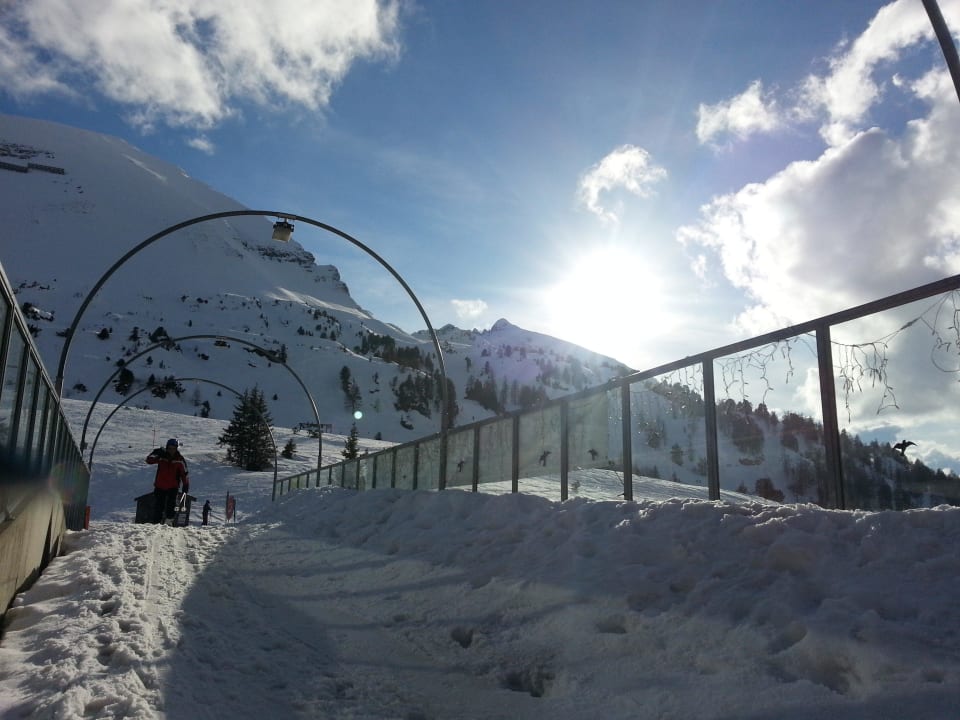 Brücke zur Skipiste Hotel Snowwhite
