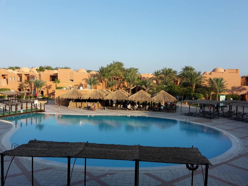 Pool vom Zimmerbalkon Jaz Makadi Oasis Resort