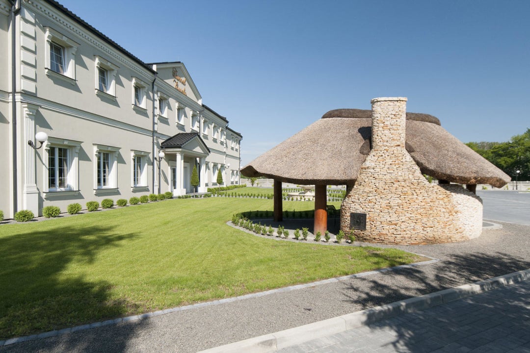 Dworek  Eureka z zewnątrz Dworek Eureka