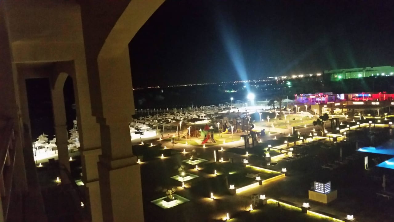 Zimmeraussicht bei Nacht Pickalbatros White Beach Resort - Hurghada