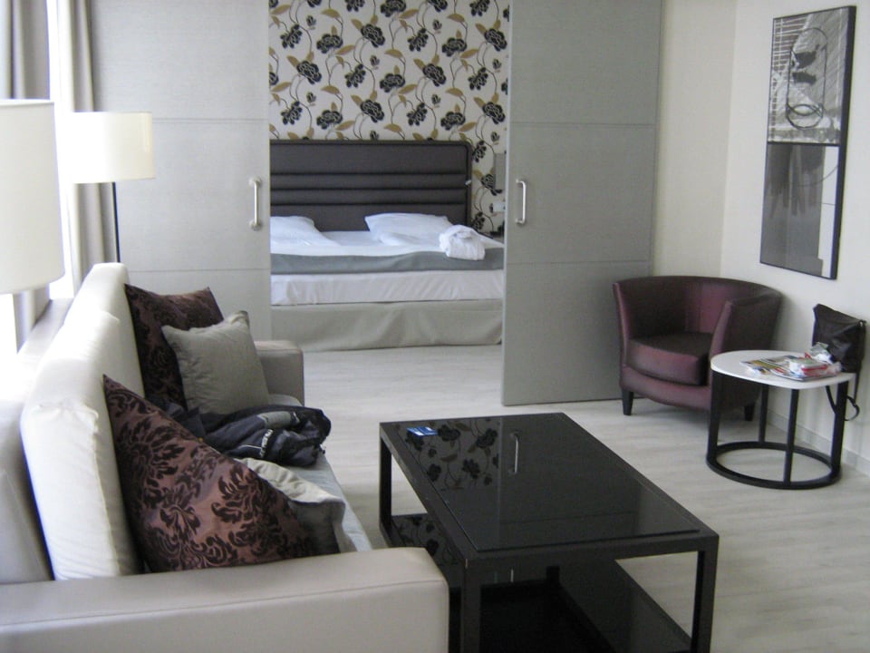 Blick vom Wohn- in den Schlafbereich H10 Berlin Ku'damm