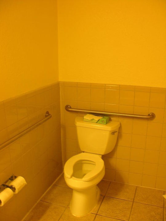 besagtes Bad mit entsprechender Toilette Super 8 San Francisco/Near the Marina