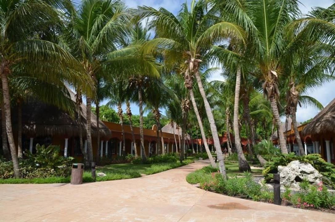 Ladenzeile Catalonia Playa Maroma