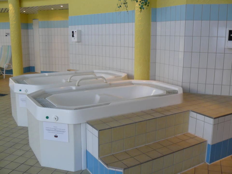 2 Whirlpoolbäder Hotel Wyndham Garden Wismar