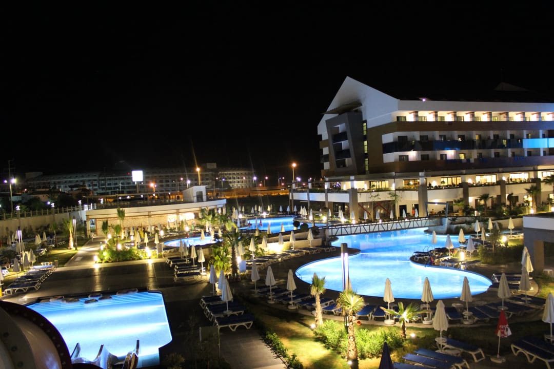 Super Pool Terrace Elite Resort