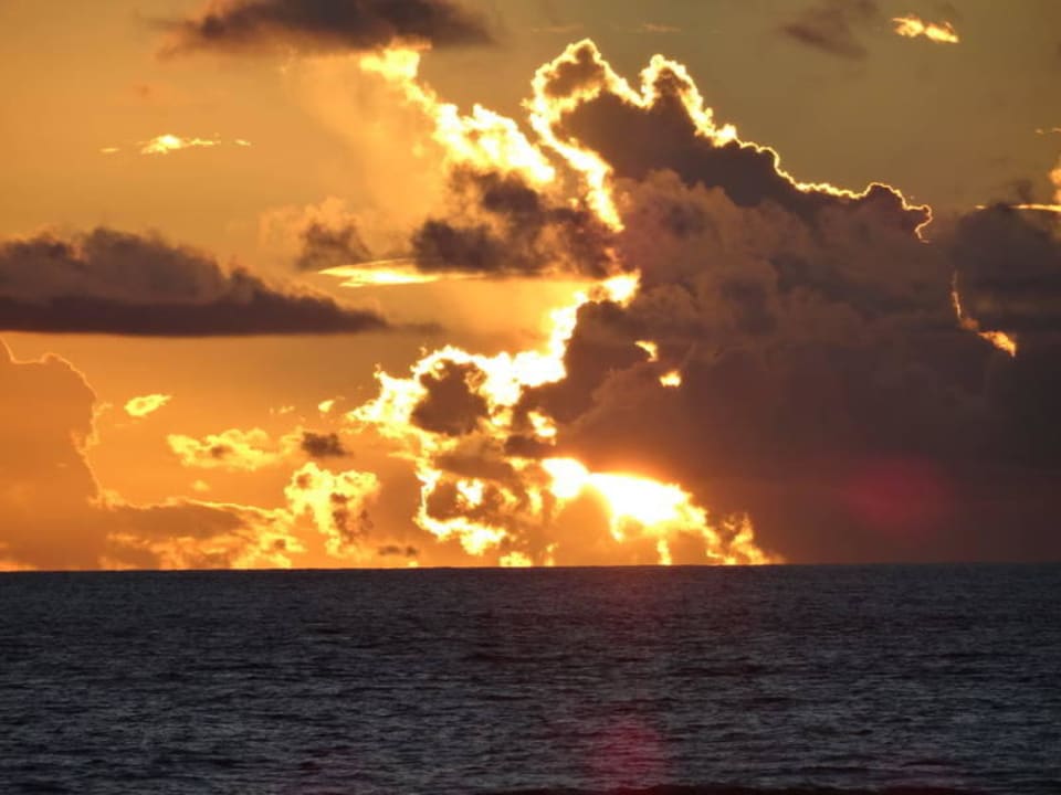 Sonnenuntergang Pearle Beach Resort & Spa