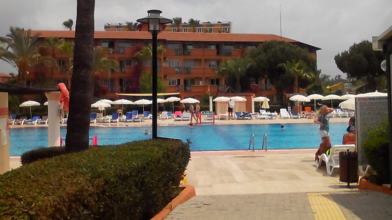 Pool Club Turtas Beach Hotel