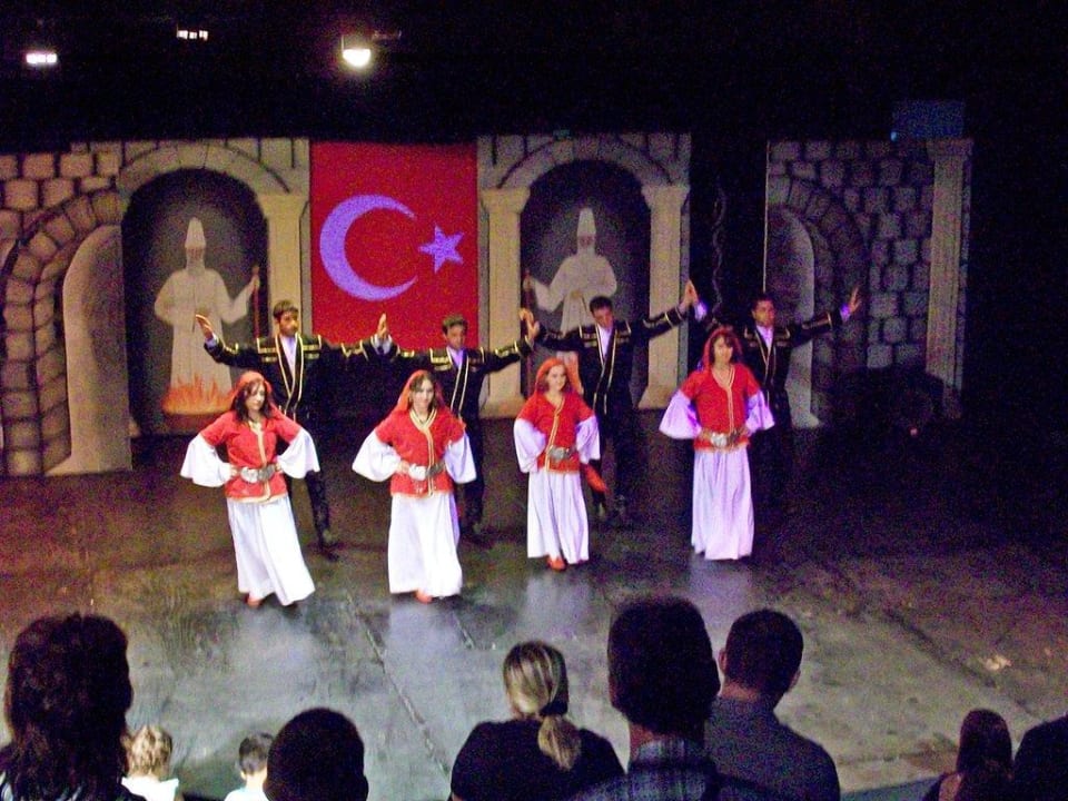 Folklore im Amphitheater 02 Hotel Süral Resort