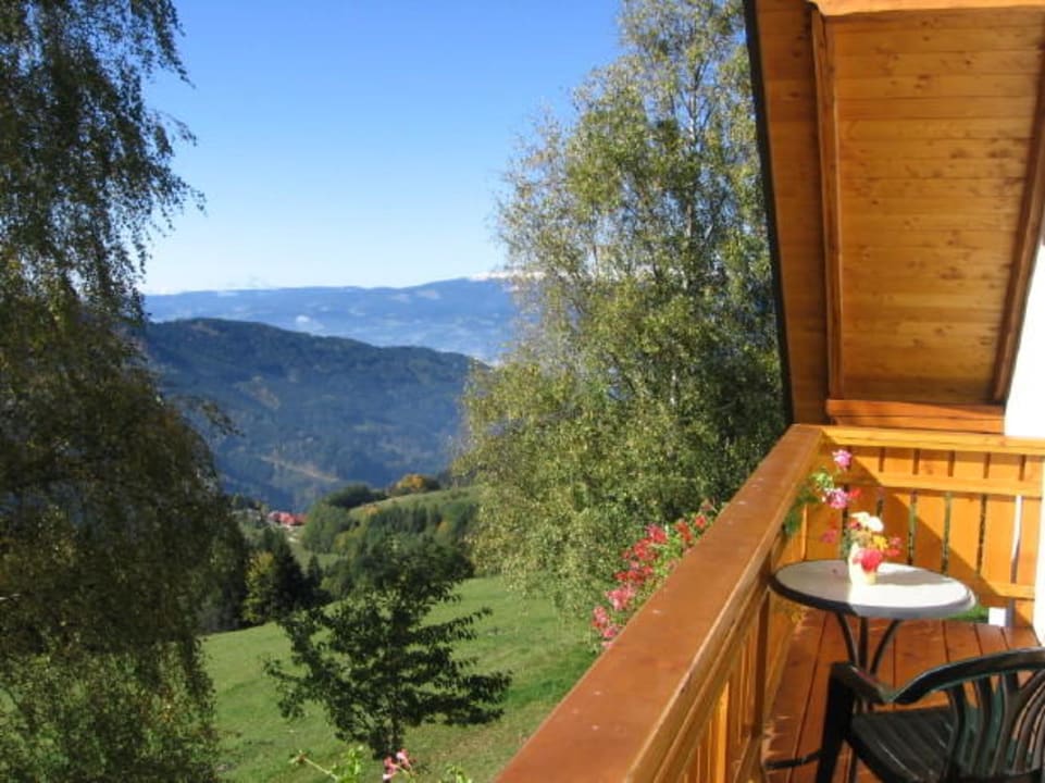 Jede Fewo mit Balkon Bauernhof Pension Juri