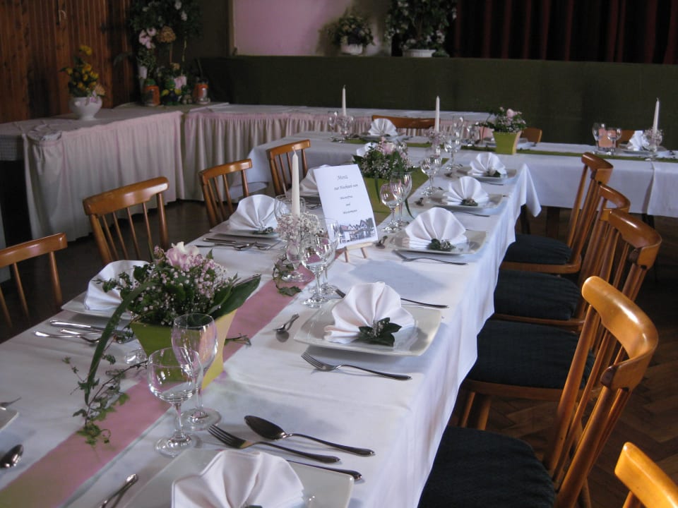 Großer Saal Gasthaus Pension zur Linde