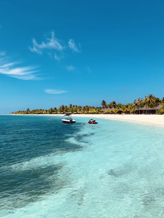 Strand Kuredu Island Resort & Spa