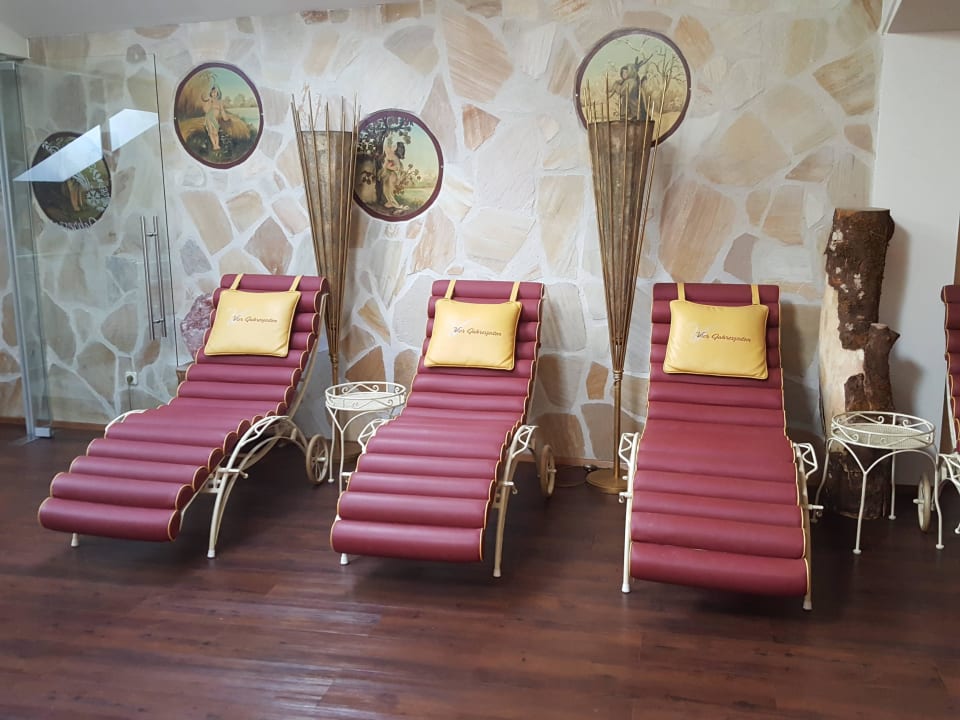 Im Ruheraum Wellnessresort Vier Jahreszeiten