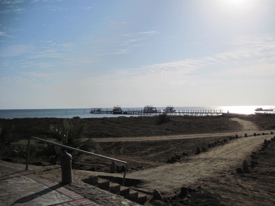 Weg zur Tauchbasis Shams Alam Beach Resort