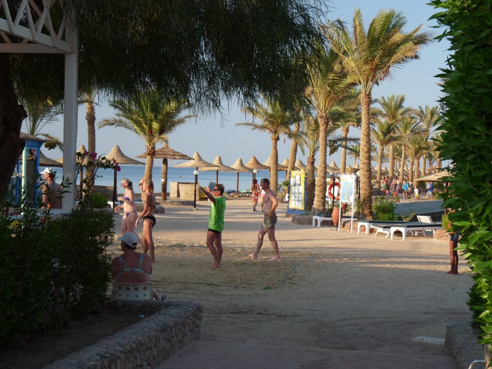 Auf dem Weg vom Pool zur Marina Arabia Azur Resort