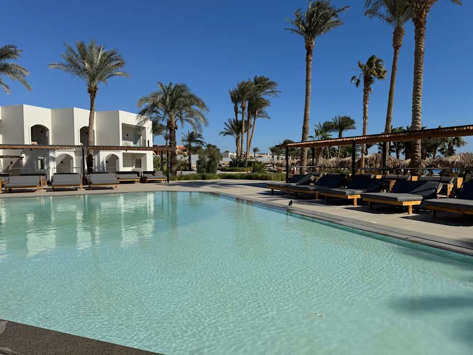 Pool Serry Beach Resort