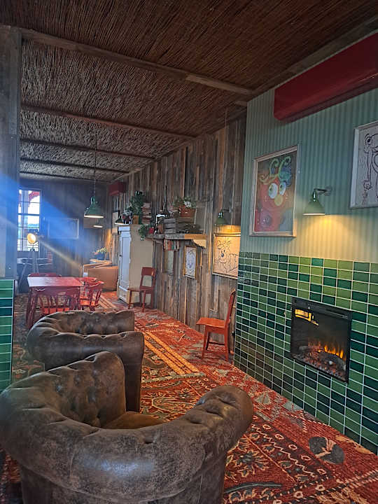 Sonstiges Die Karls Bande - Das Hotel