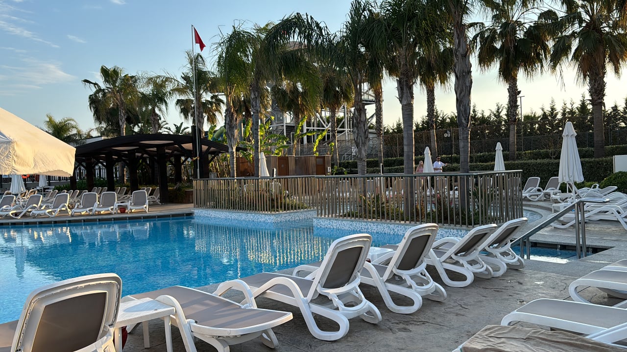 Pool Adalya Elite Lara