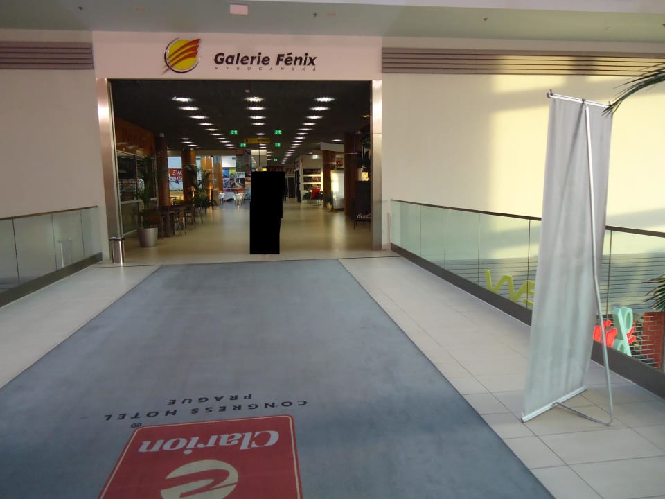 Rezeption vom Einkaufszentrum aus gesehen Clarion Congress Hotel Prague