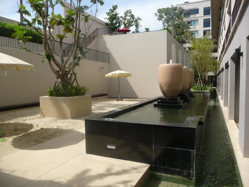 Kinder Sandspielplatz zwischen den Pools Hotel Tara Mantra Cha Am