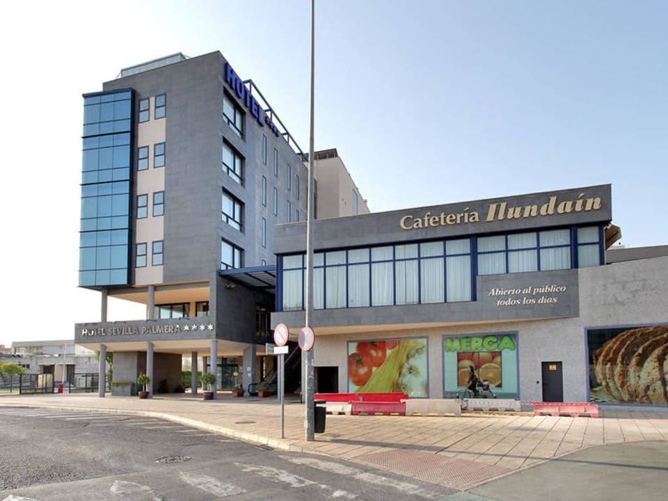 Fachada Hotel Exe Sevilla Palmera